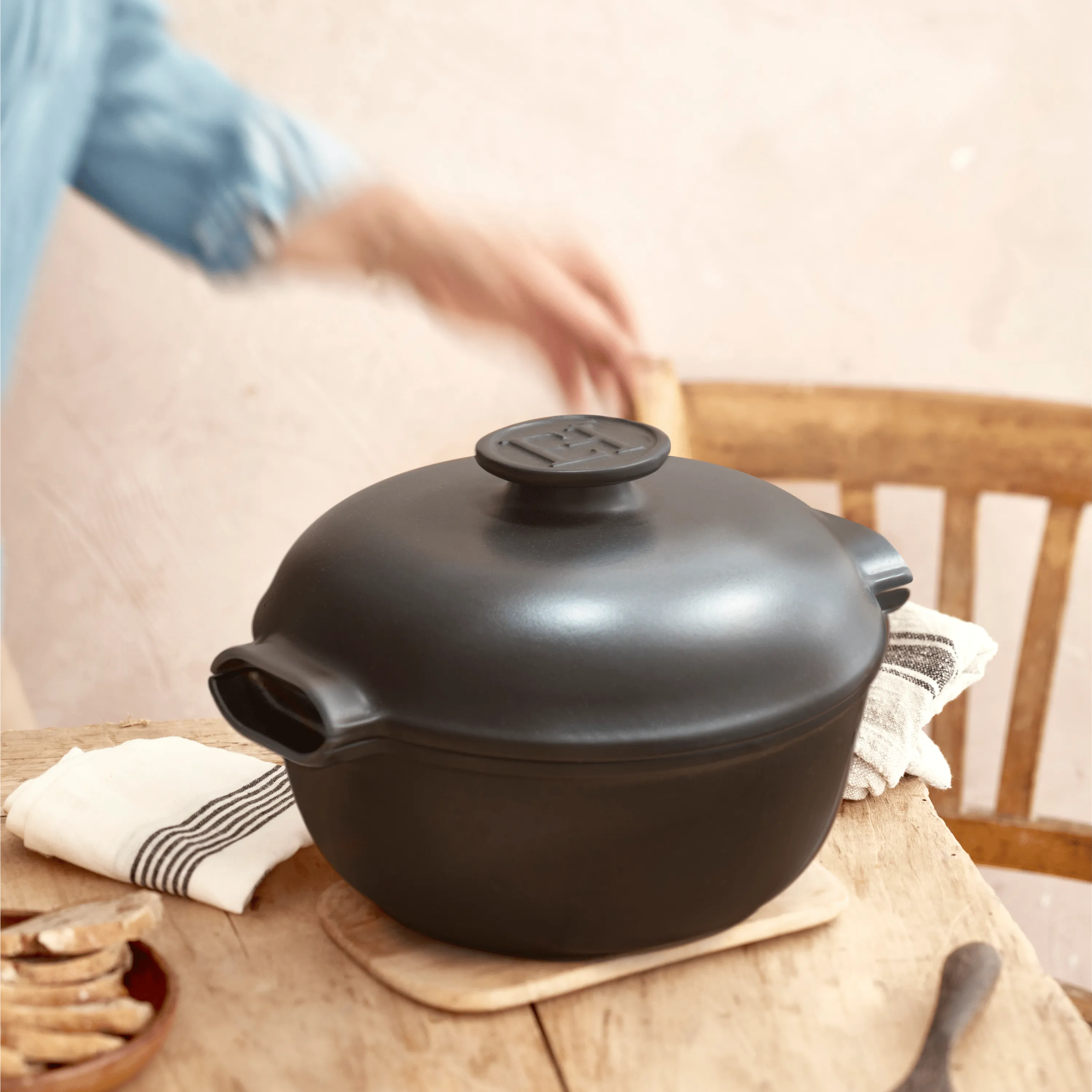 Delight Round Dutch Oven (Induction Compatible)